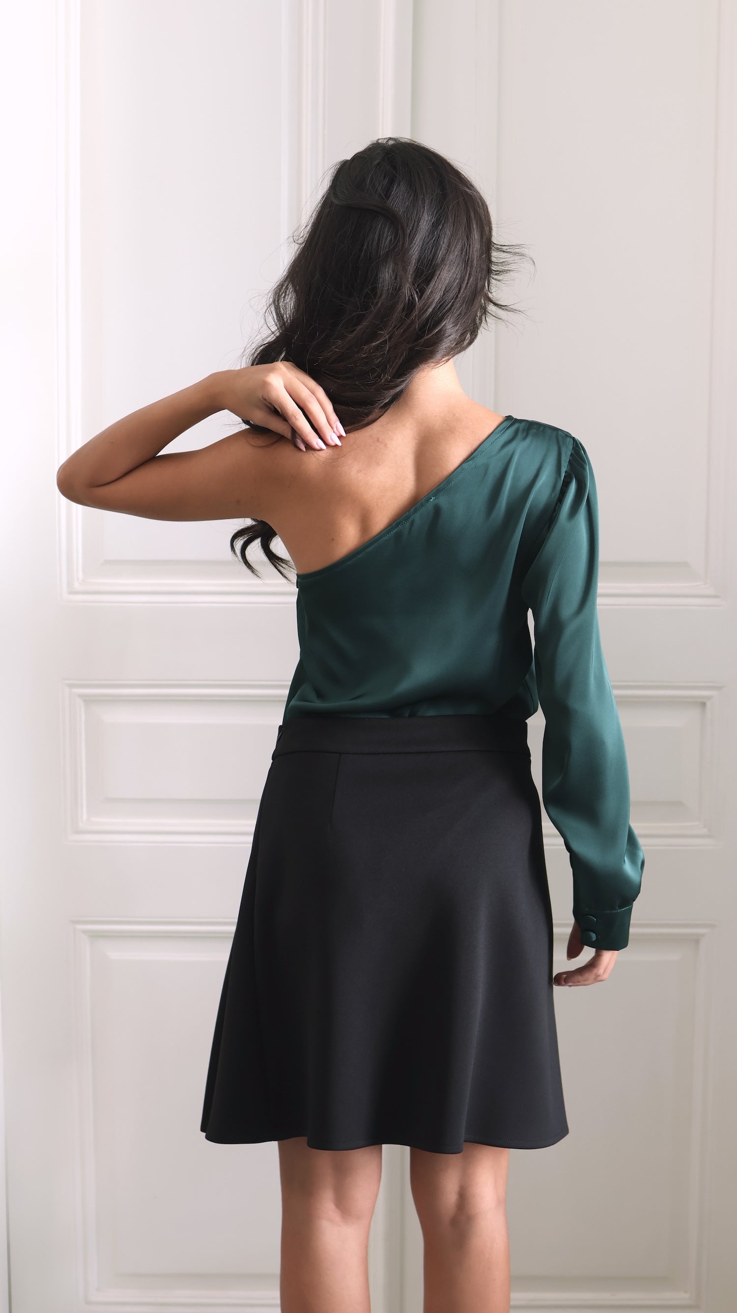 Asymmetric Satin Top Green Bouteille