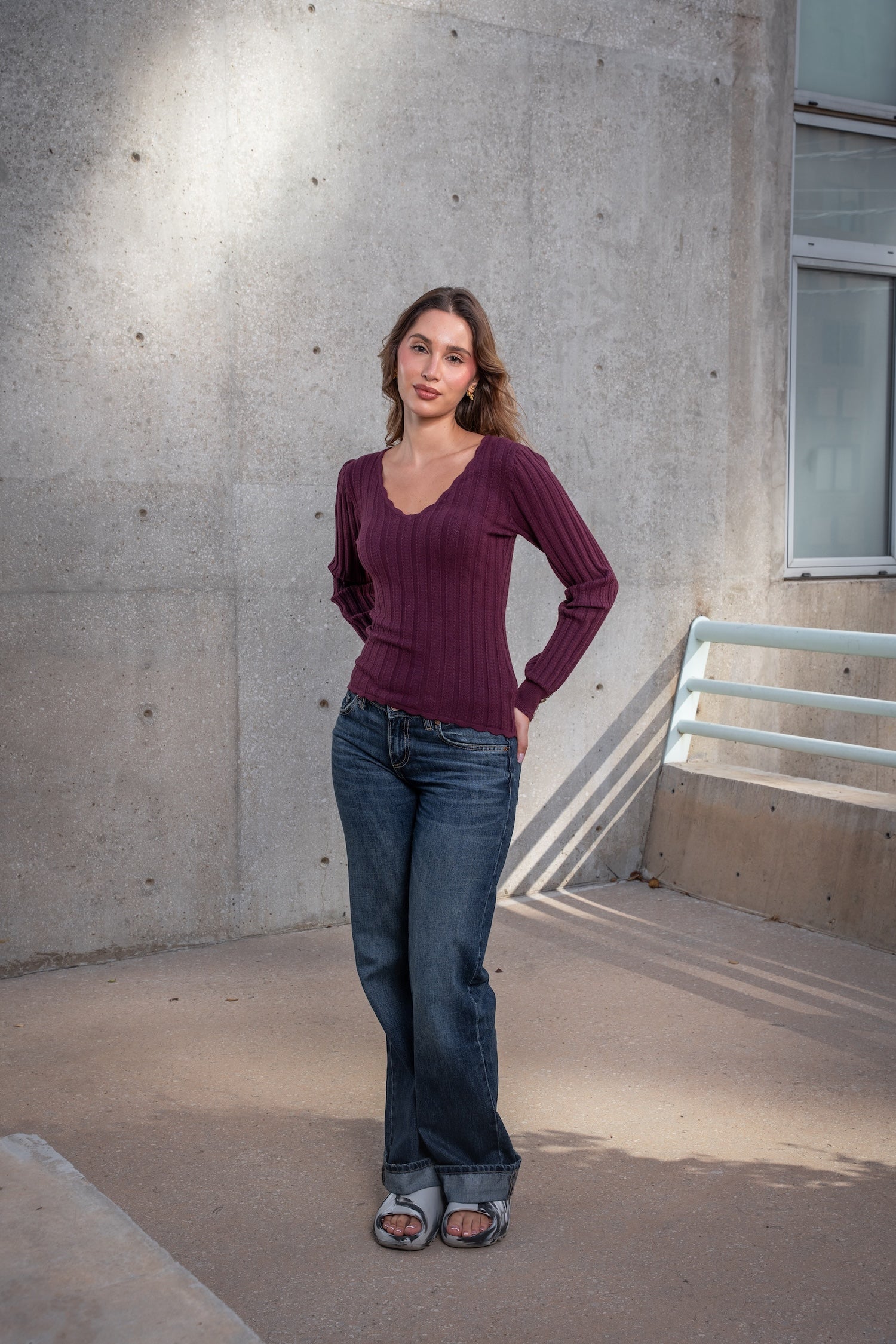 V-Neck Knit Top - Burgundi