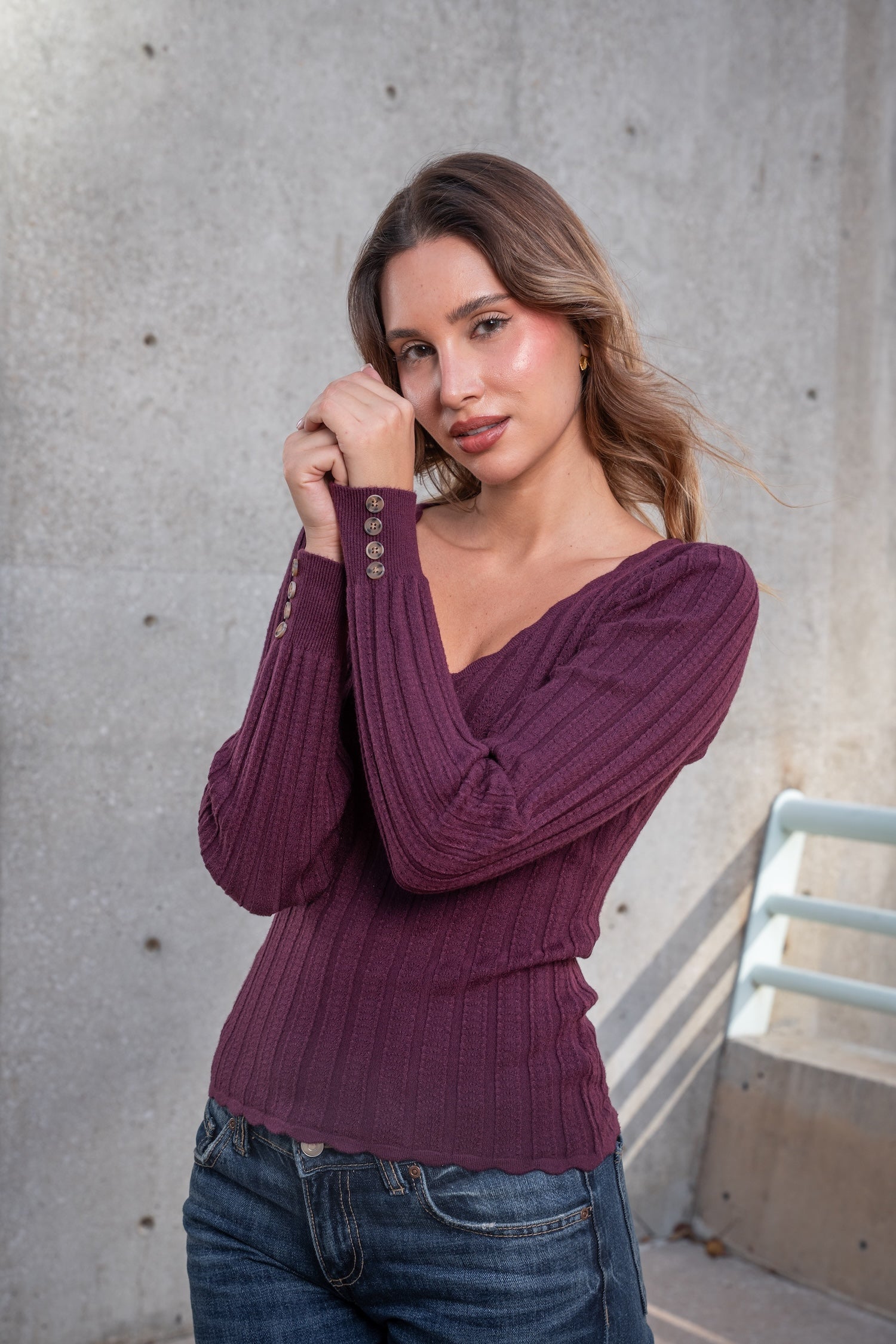 V-Neck Knit Top - Burgundi