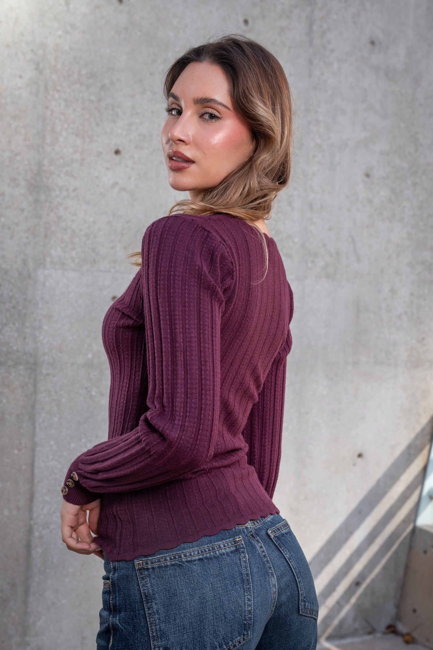 V-Neck Knit Top - Burgundi